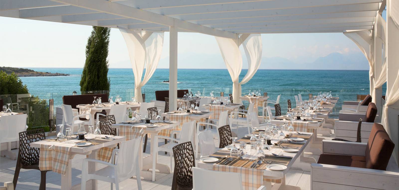 Restaurants & Bars | Mareblue Beach Corfu Resort